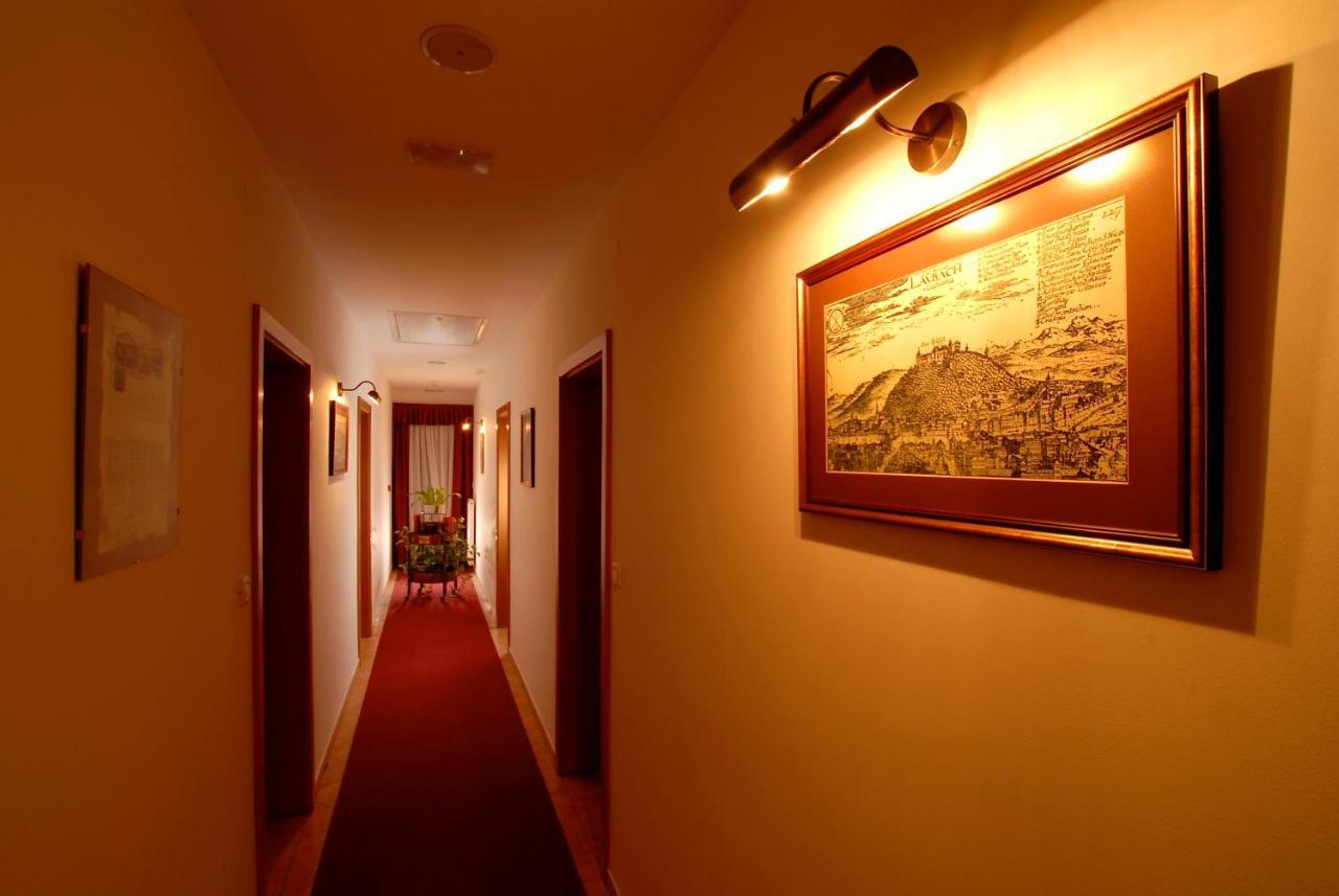 Guesthouse Bajc Vrhnika Εξωτερικό φωτογραφία