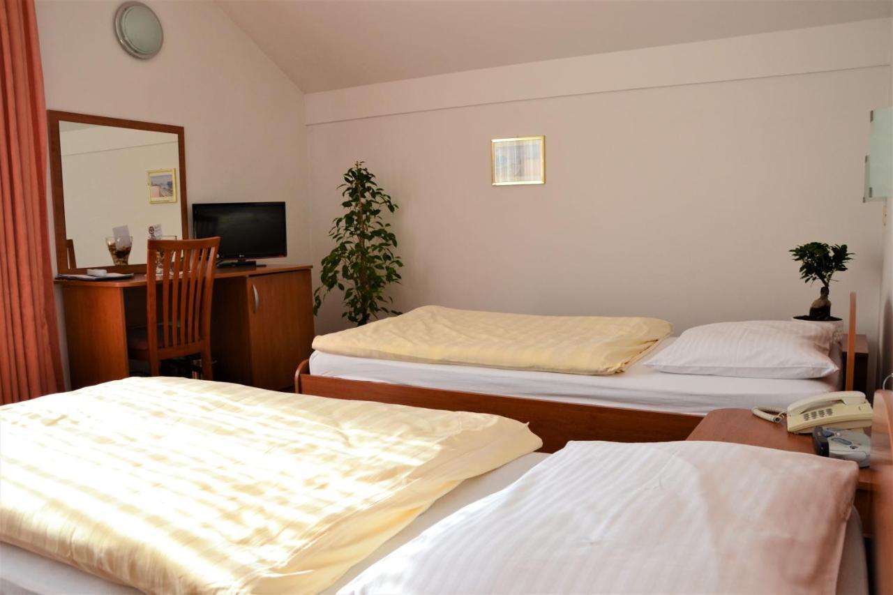 Guesthouse Bajc Vrhnika Εξωτερικό φωτογραφία