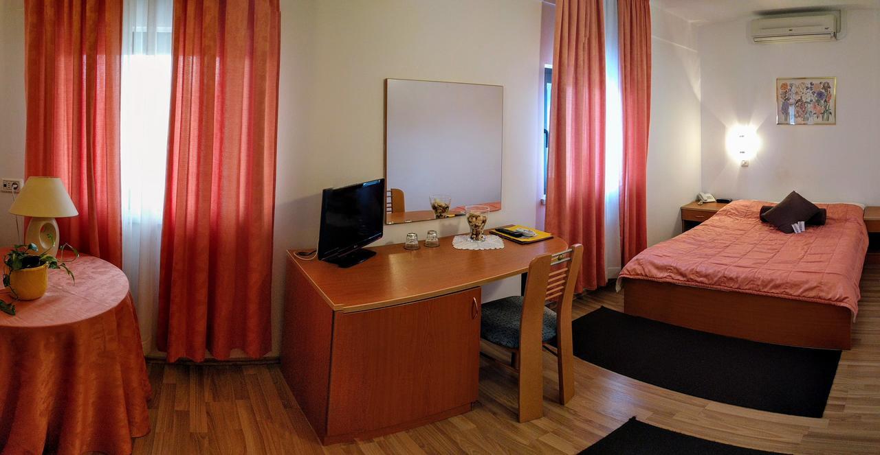 Guesthouse Bajc Vrhnika Εξωτερικό φωτογραφία